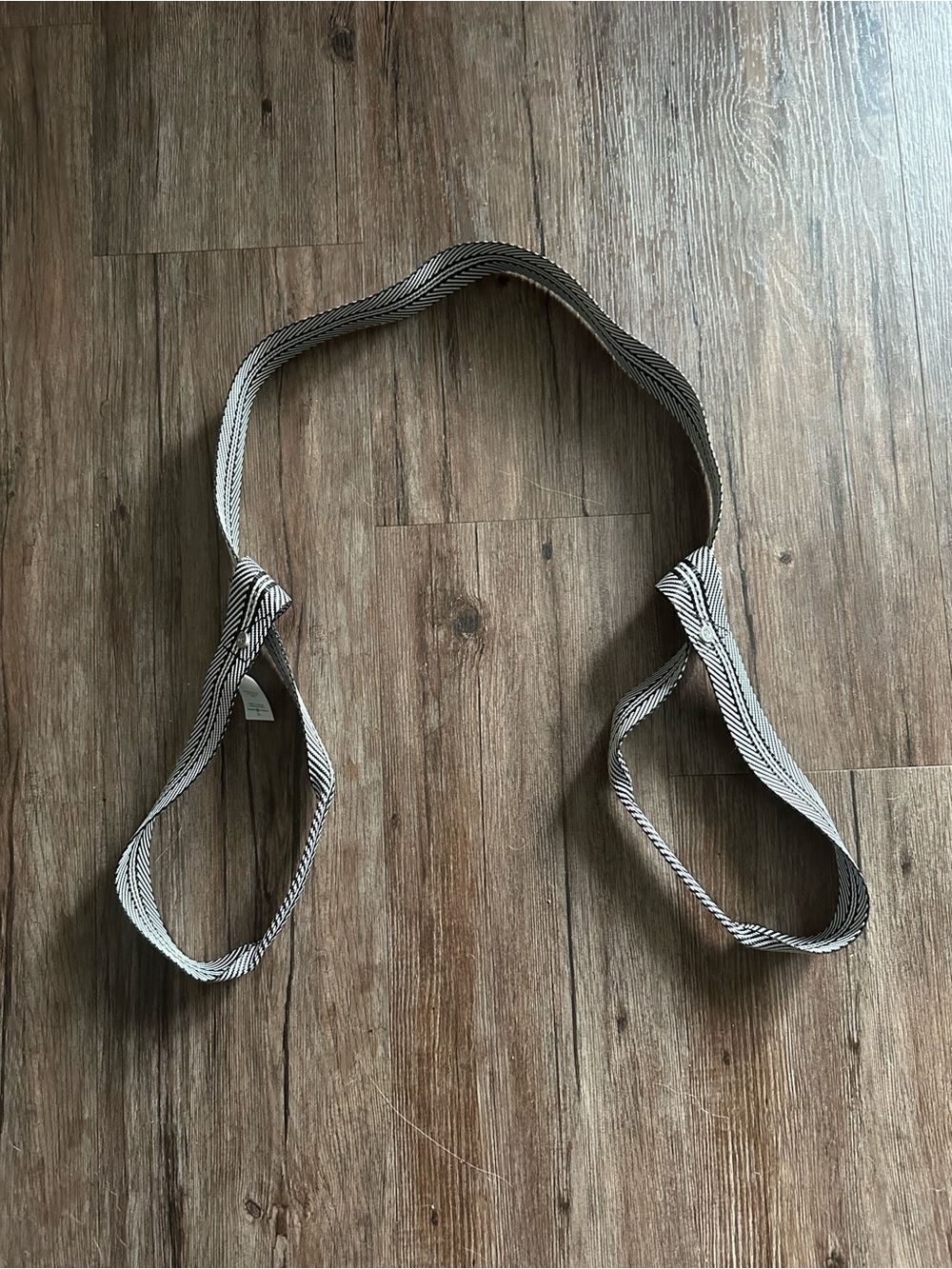 Lululemon Loop It Up Yoga Mat Strap, Reflective Striped